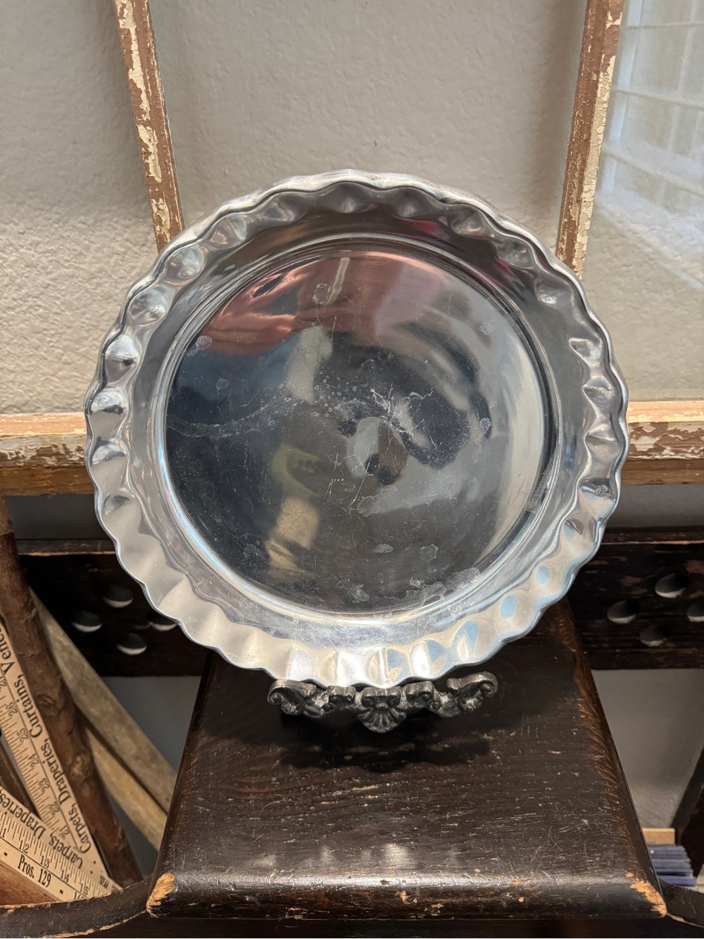 Decorative Silver-Tone Metal Pie Plate Dish with Scalloped Edge